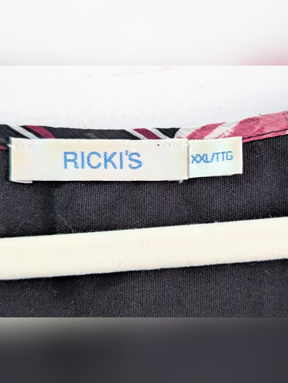 NWOT Ricki's Black Floral Stripe Blouse with Pink Accents Size XXL - Picture 8 of 8